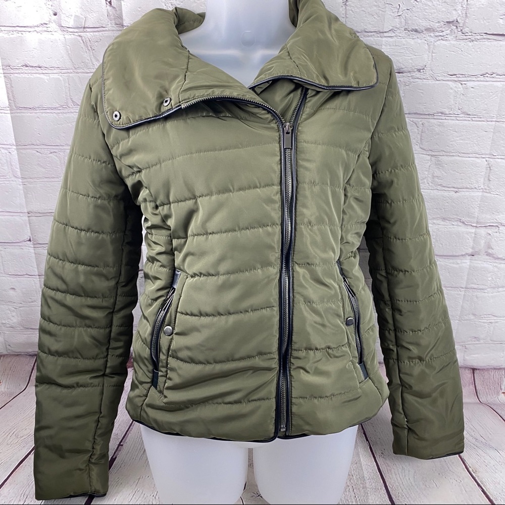 B Sweet olive green jacket size medium